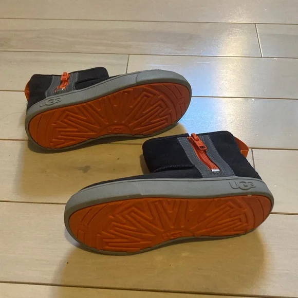 UGG Kids Black and Orange Boots - Picture 8 of 14